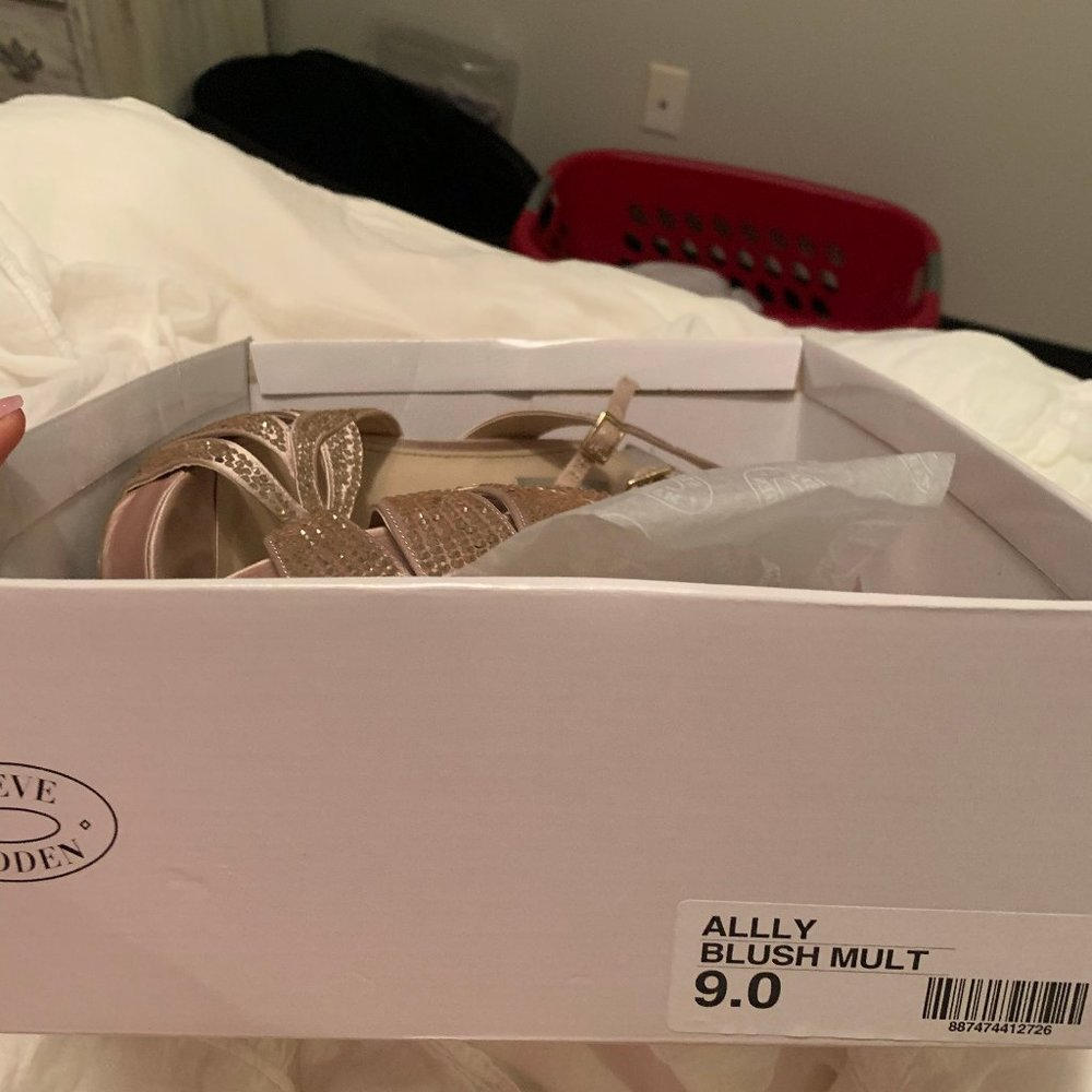 Steve Madden "Allly Heels" Size 9 - Picture 3 of 3